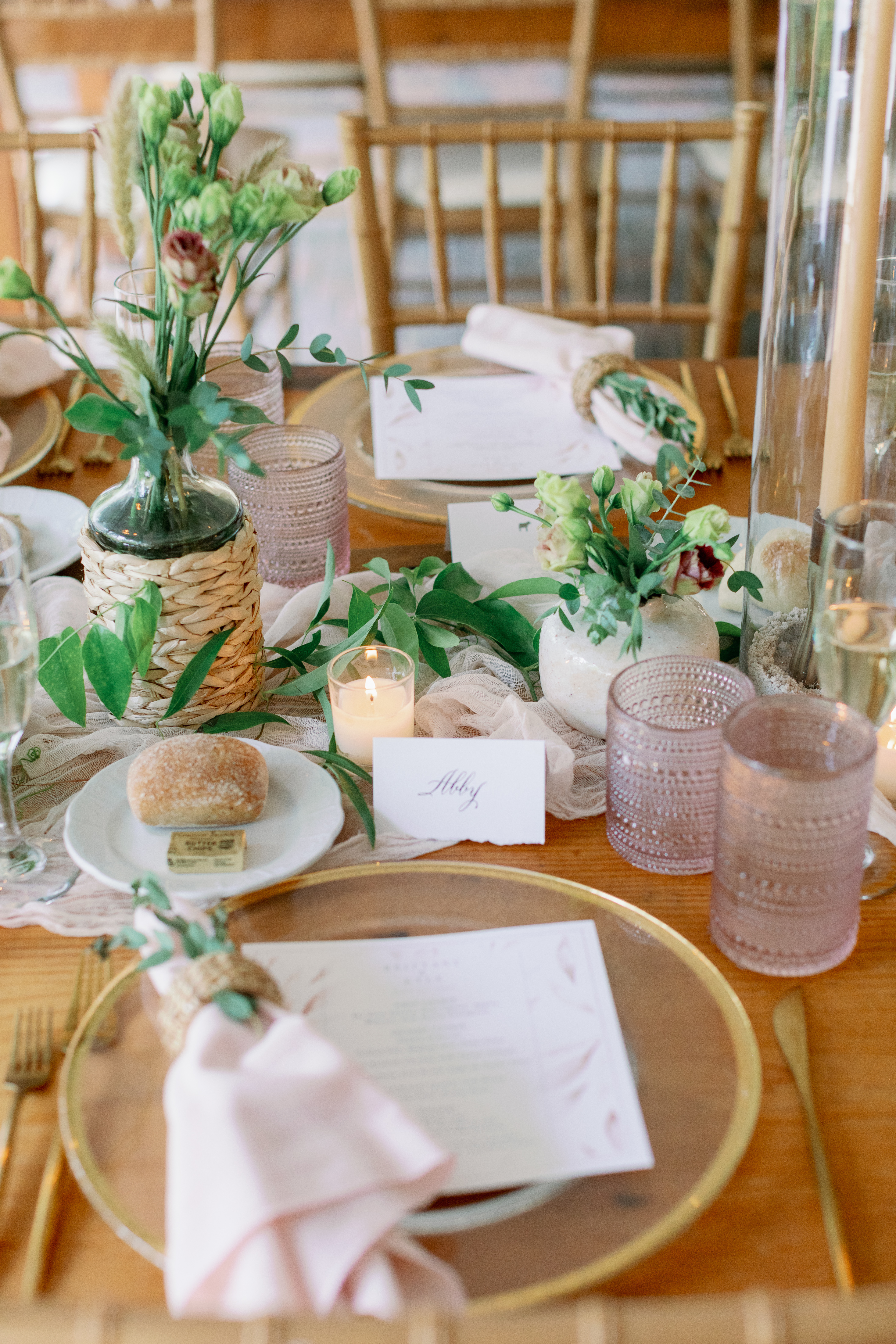 single place setting at the wedding table